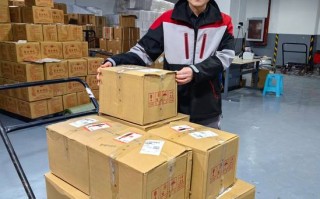 长白浑南百世快递员服务如何？